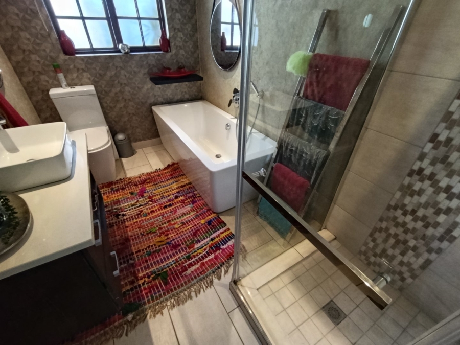 5 Bedroom Property for Sale in Heuwelsig Free State